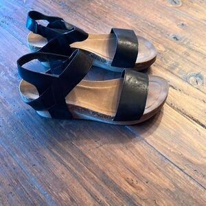 New Black Wedge Size 10 Sandals